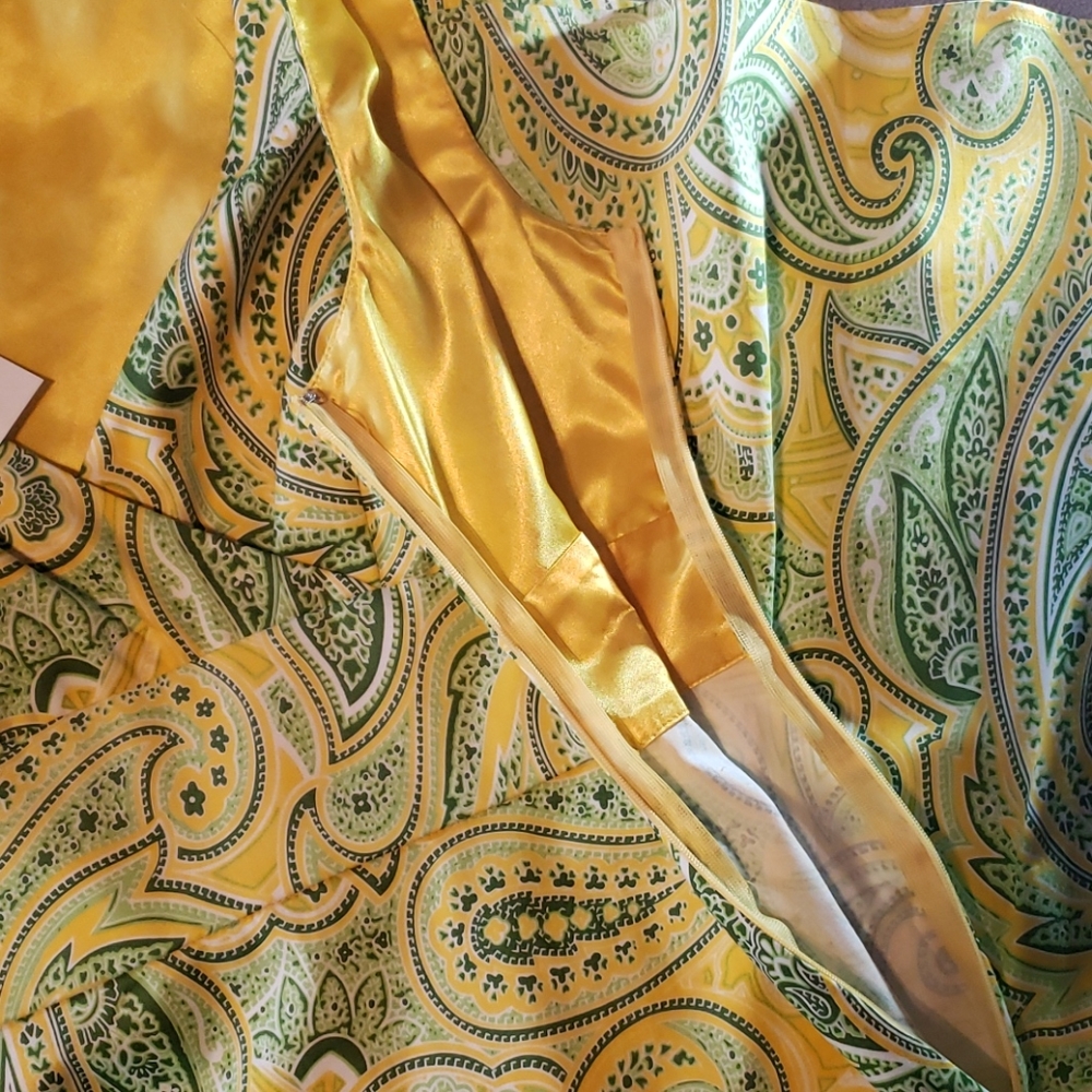 Dress - Picture 6 of 6